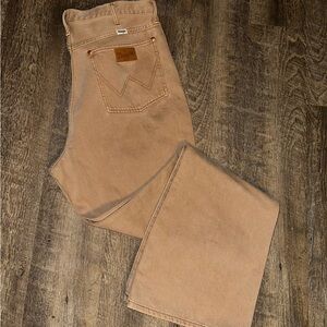 Wrangler Classic Khaki Jeans